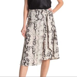 Laundry By Shelli Segal D-Ring Pull-On Midi Skirt